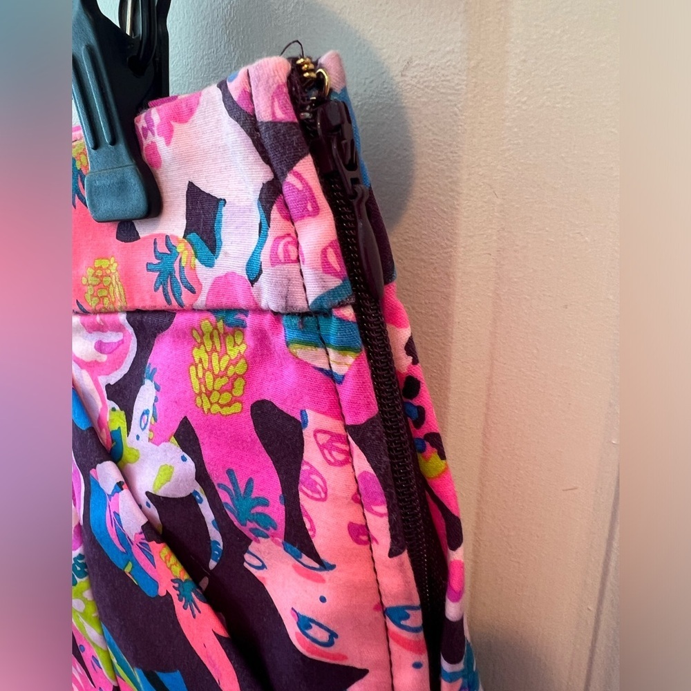 Lilly Pulitzer Arabeth Stretch Short NWT
Cherry Ganache Bohemian Garden Size 12 - Picture 7 of 12